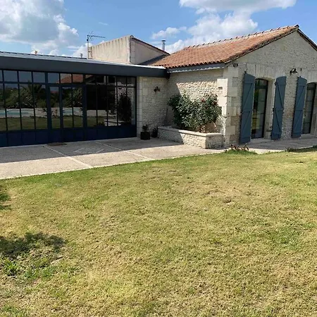 Villa Demeure Charentaise Standing - Grande Piscine - Jacuzzi Balneo - Pool House Barbezieux-Saint-Hilaire
