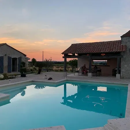 Demeure Charentaise Standing - Grande Piscine - Jacuzzi Balneo - Pool House